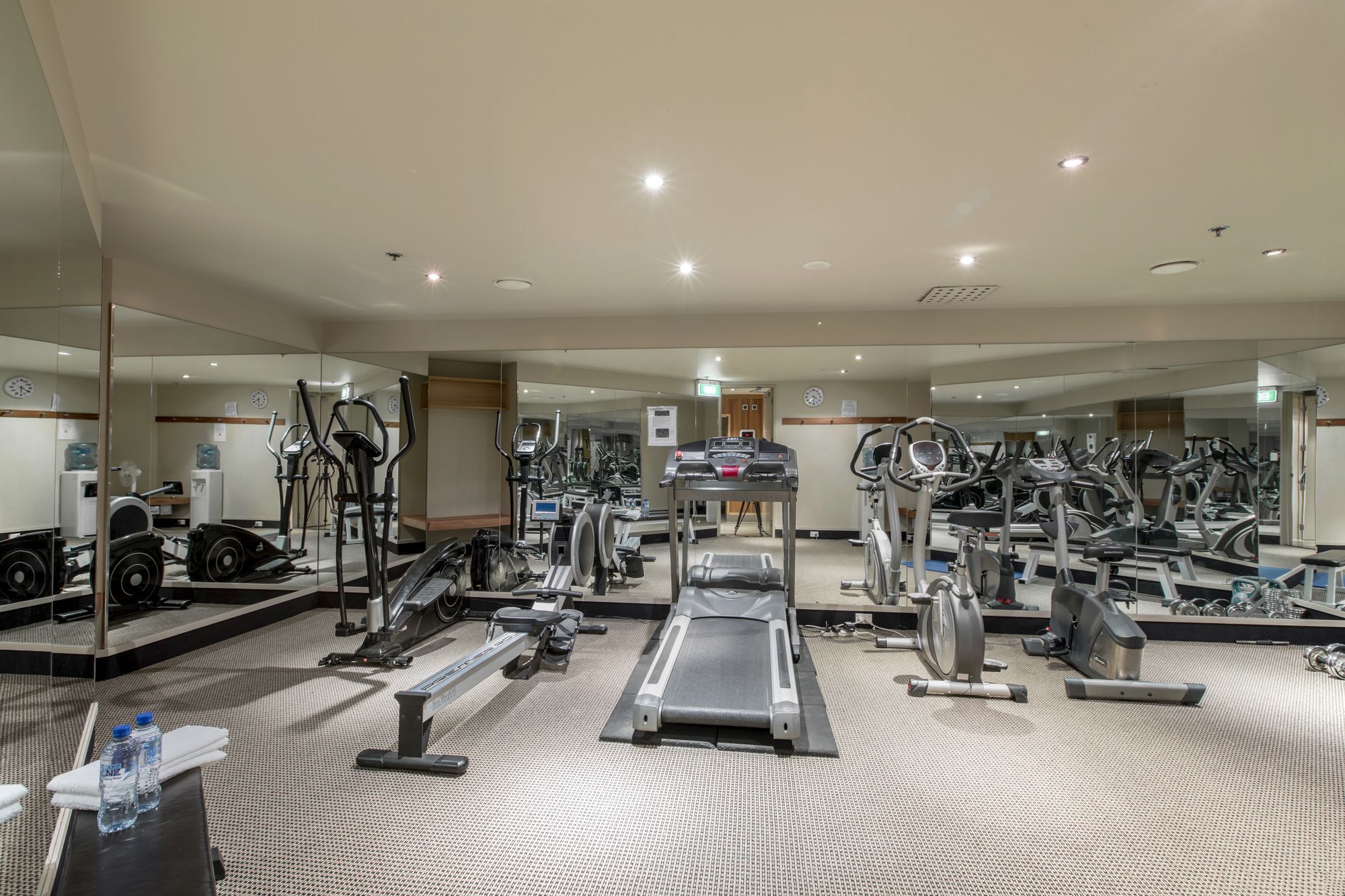 Quest On Durham Aparthotel ตาอูรังกา ภายนอก รูปภาพ